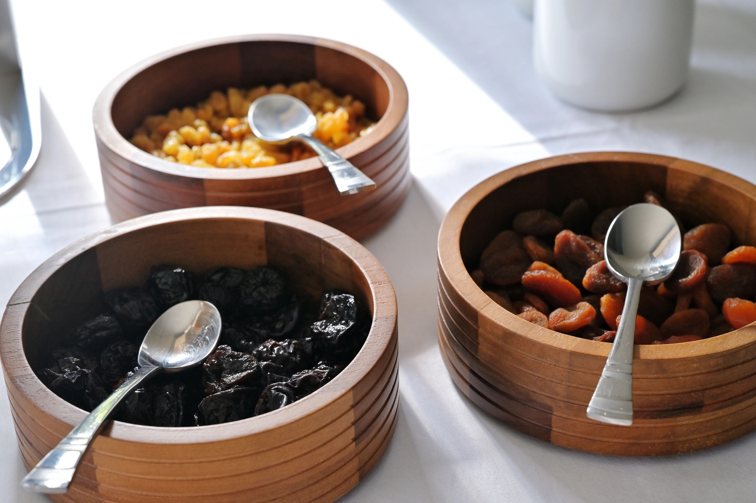 Petit-déjeuner avec produits locaux au Tomino